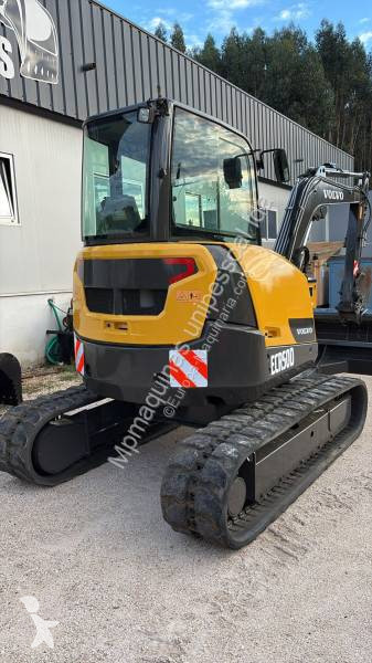 جرافة Volvo ECR50D