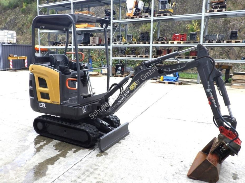 جرافة Volvo EC 15 C