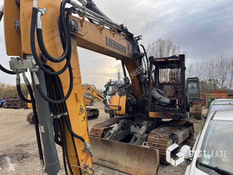 جرافة Liebherr R COMPACT