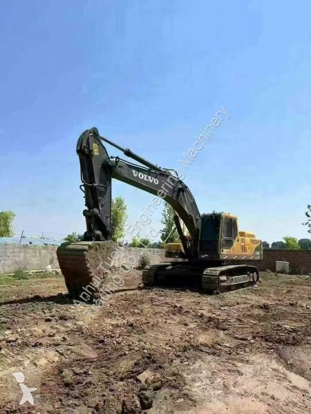 جرافة Volvo