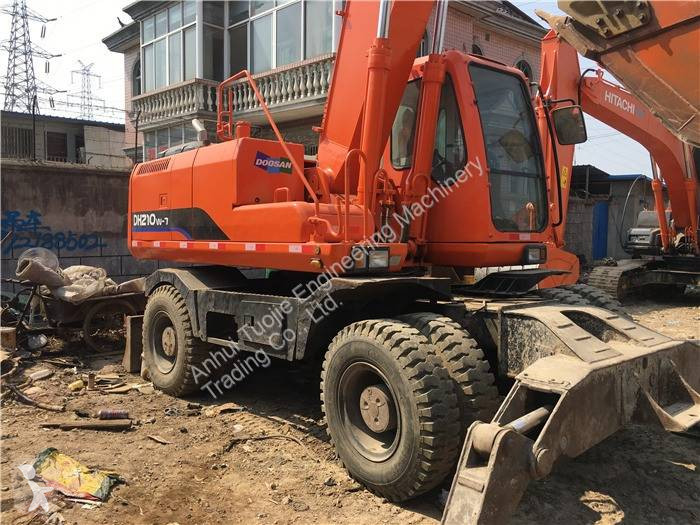 جرافة Doosan DH210W