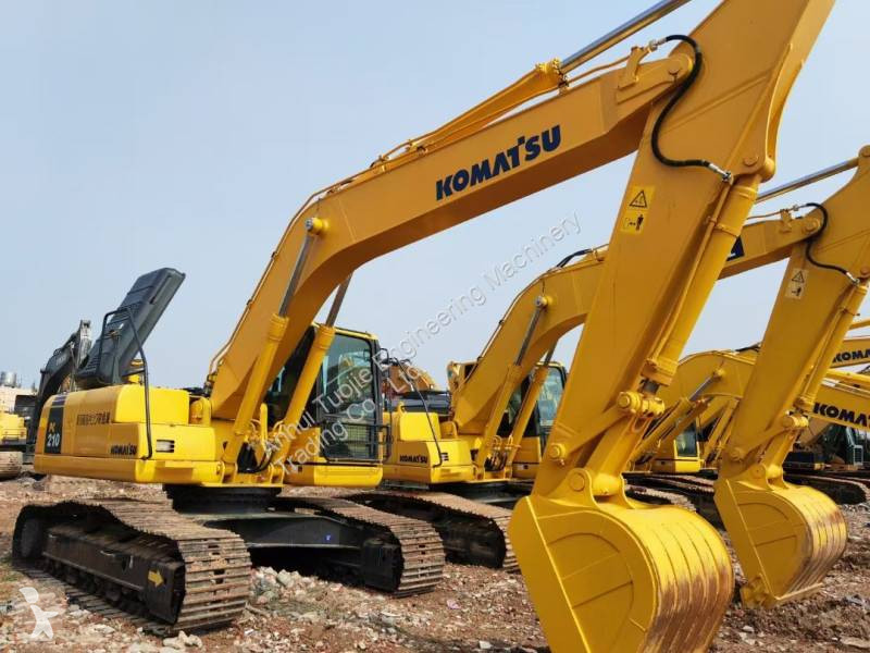 جرافة Komatsu PC210