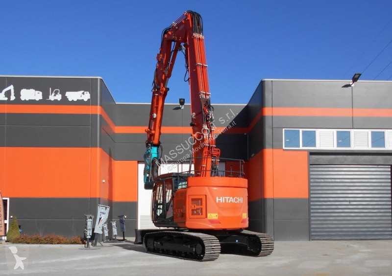 Экскаватор Hitachi ZX225-US6