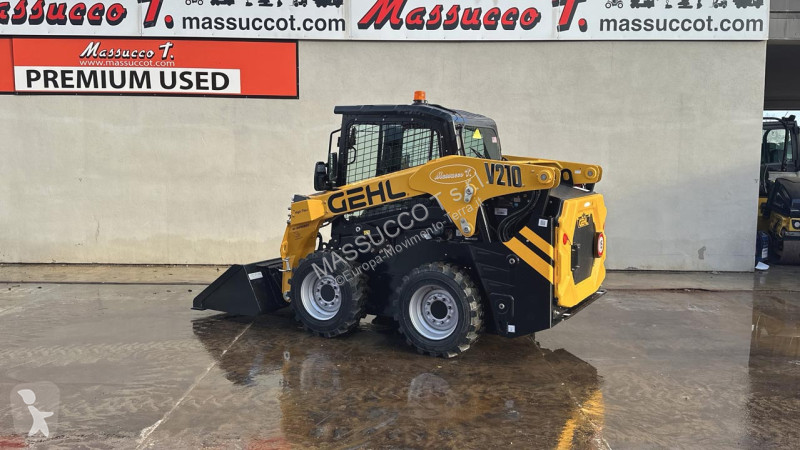 Escavatore Gehl V210 HF