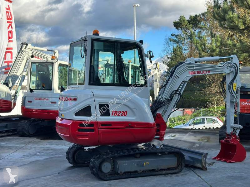 Rýpadlo Takeuchi TB230