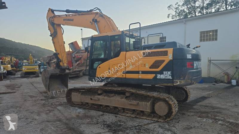 جرافة Hyundai HX260L