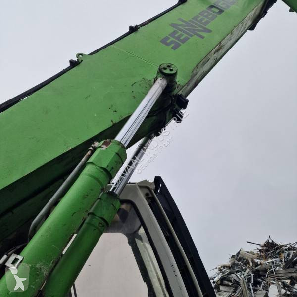 Lopatový nakládač Sennebogen 825