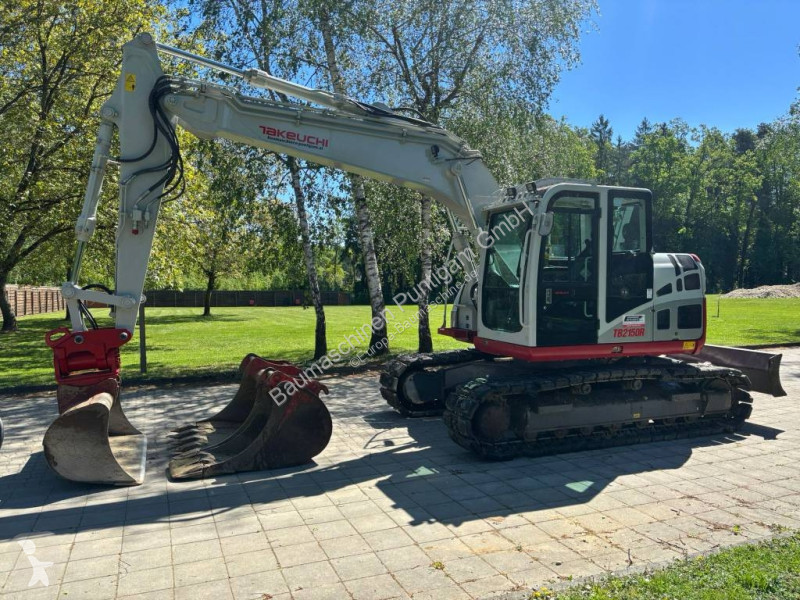 جرافة Takeuchi 2150