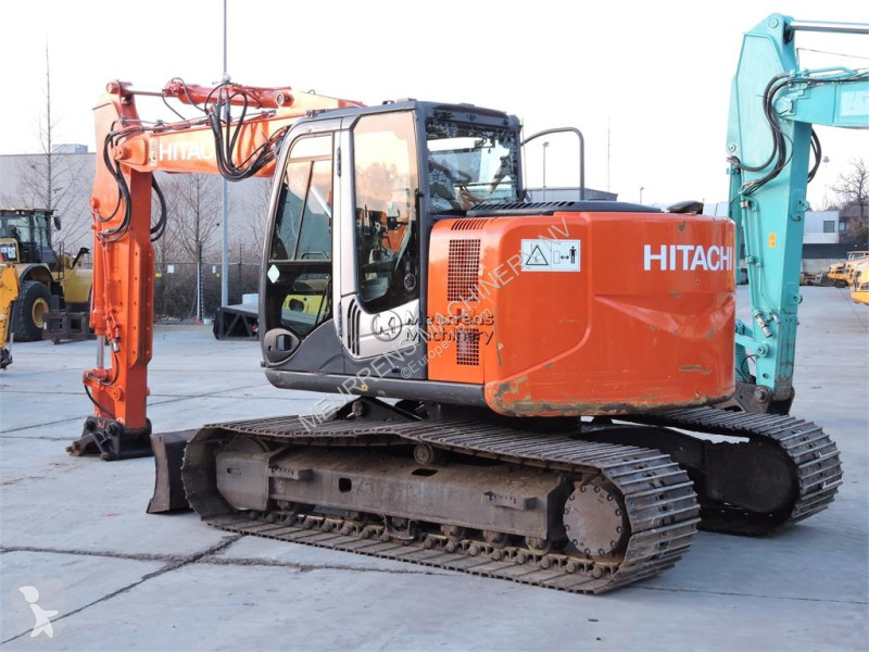 جرافة Hitachi ZX135