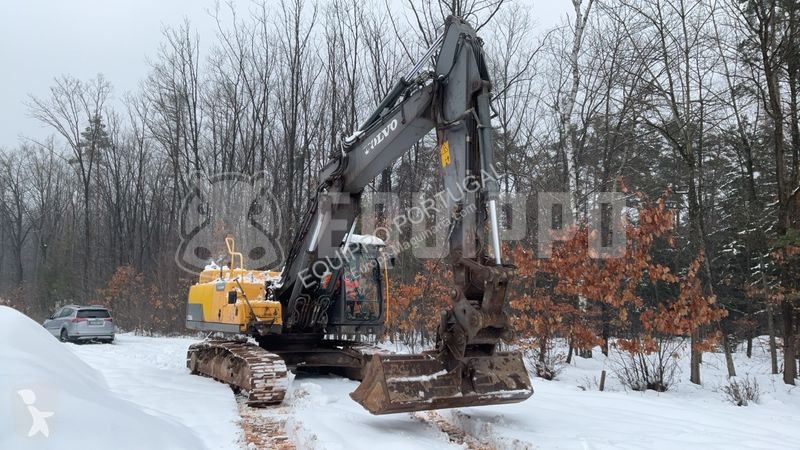 Rýpadlo Volvo NL with 3 excavator buckets