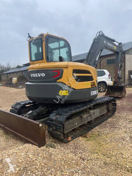 جرافة Volvo ECR88D