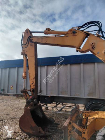 Kolová lopata Liebherr