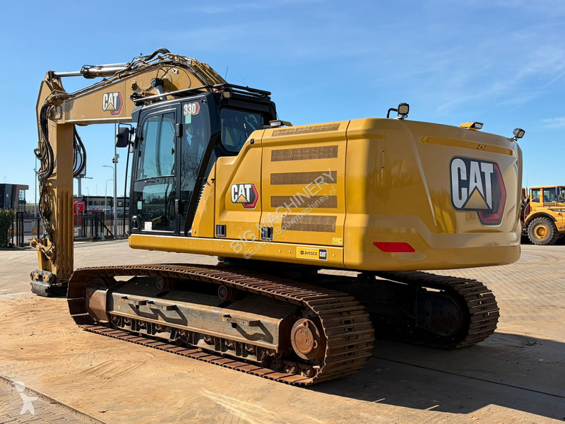 Lopatový nakládač Caterpillar