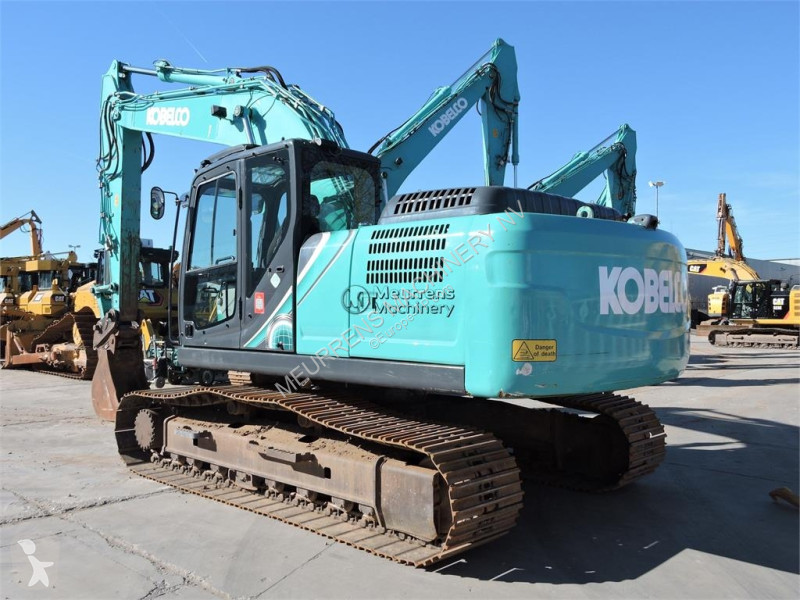 جرافة Kobelco SK210