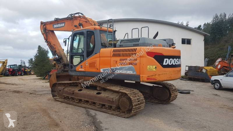جرافة Doosan DX235