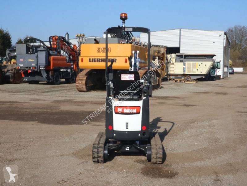 Lopatový nakládač Bobcat E 10z