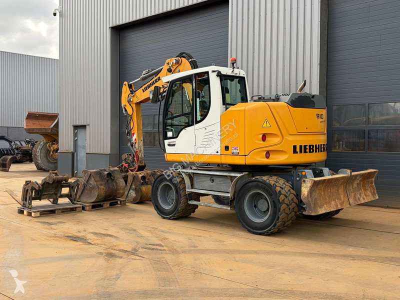 جرافة Liebherr Compact