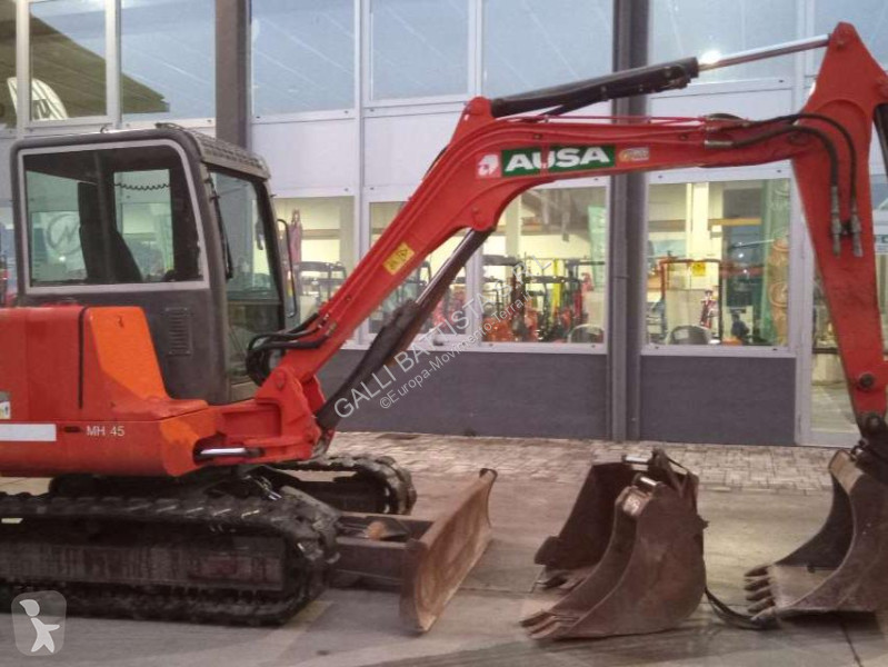 جرافة Ausa MH45C