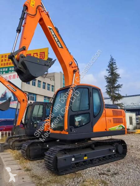 Lopatový nakládač Develon DX130