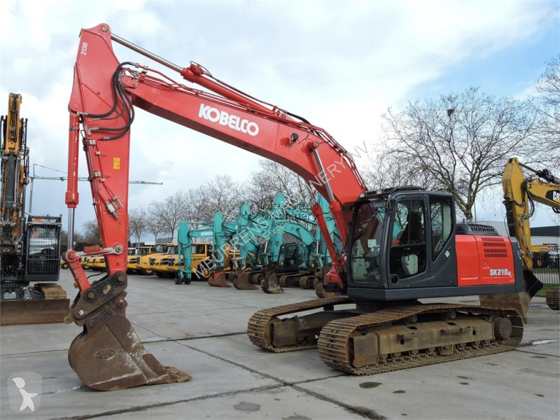 جرافة Kobelco SK210