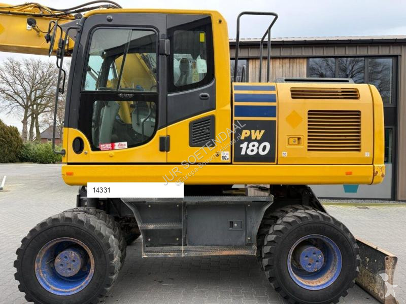 جرافة Komatsu 10