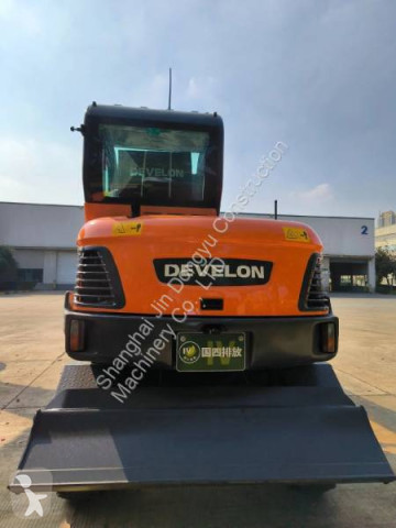 جرافة على عجلات Develon جديد