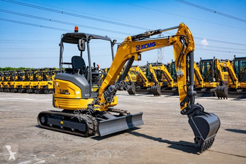 جرافة XCMG XE27U