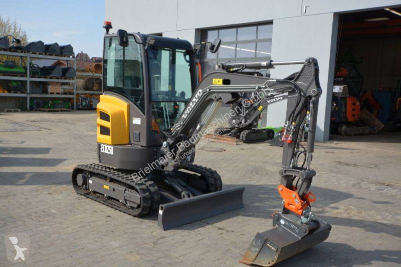 جرافة Volvo ECR D
