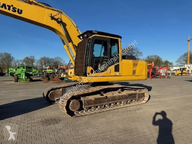 جرافة Komatsu LC8