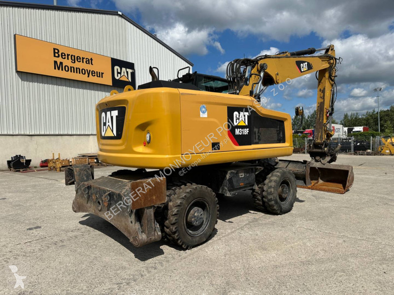 جرافة Caterpillar F