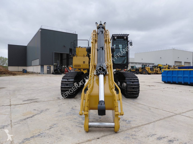 Rýpadlo Caterpillar 390F