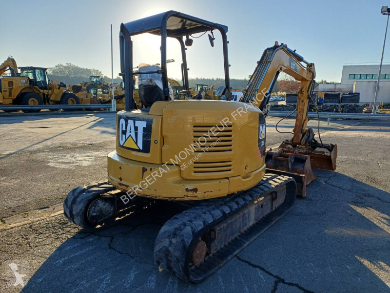 جرافة Caterpillar 305E2