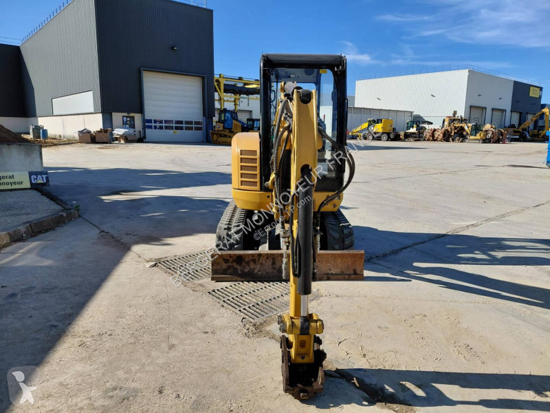 جرافة Caterpillar CR