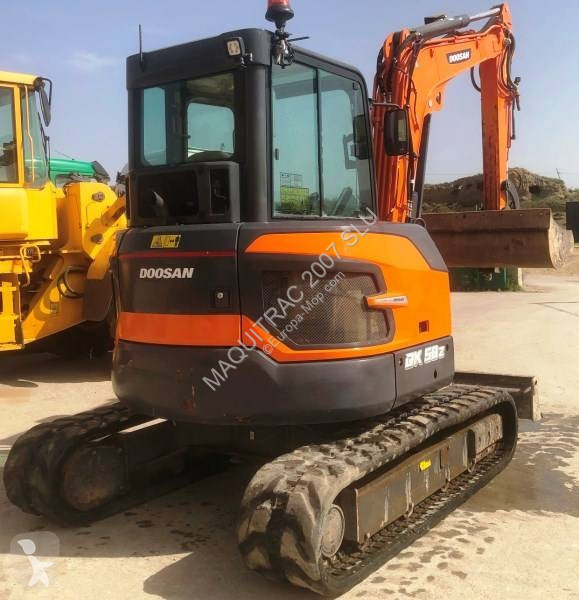 Lopatový nakládač Doosan DX50Z-7