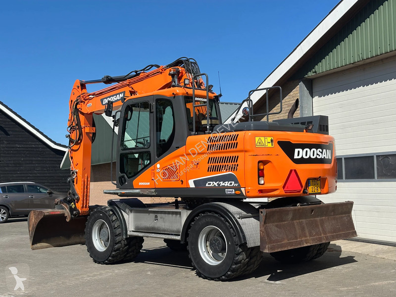 Rýpadlo Doosan 5 -5