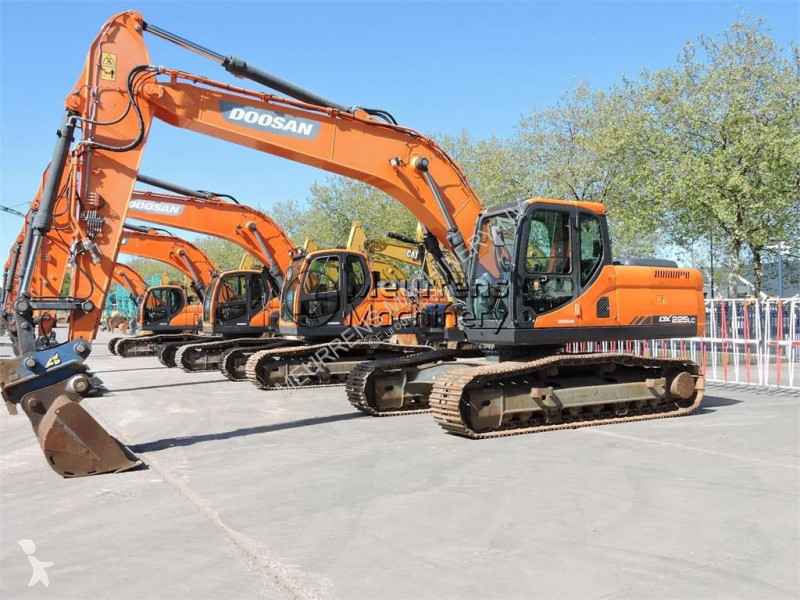 جرافة Doosan