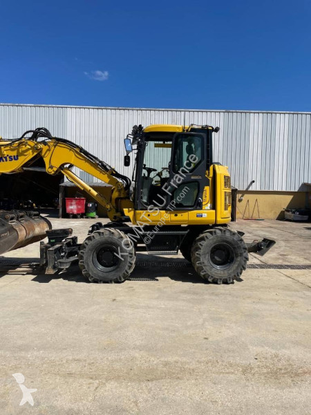 جرافة Komatsu PW98MR-11E0
