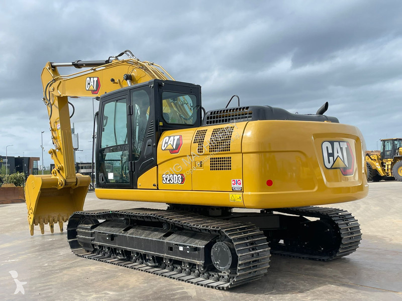 جرافة Caterpillar 3