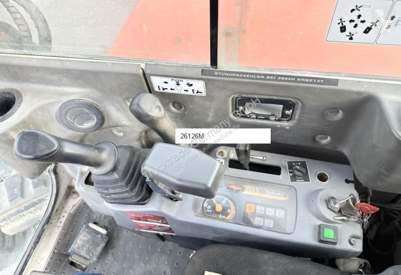 جرافة Kubota 1012