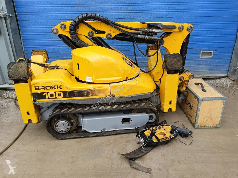Lopatový nakládač Brokk 100 husqvarna robot...