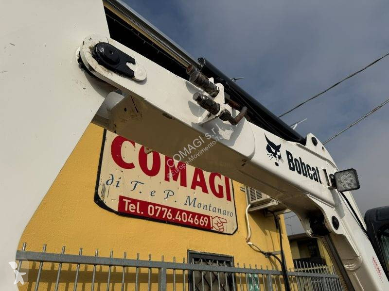 Lopatový nakládač Bobcat