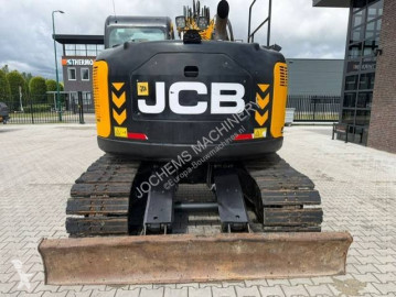 جرافة مجنزرة JCB