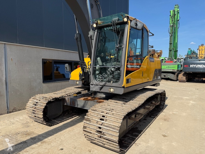 جرافة Volvo 160 D Long Reach - 180 - 220 - 140