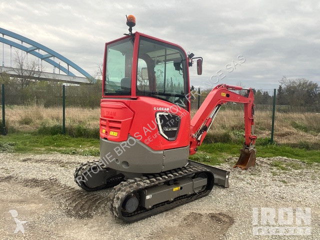 جرافة Volvo JECR25D
