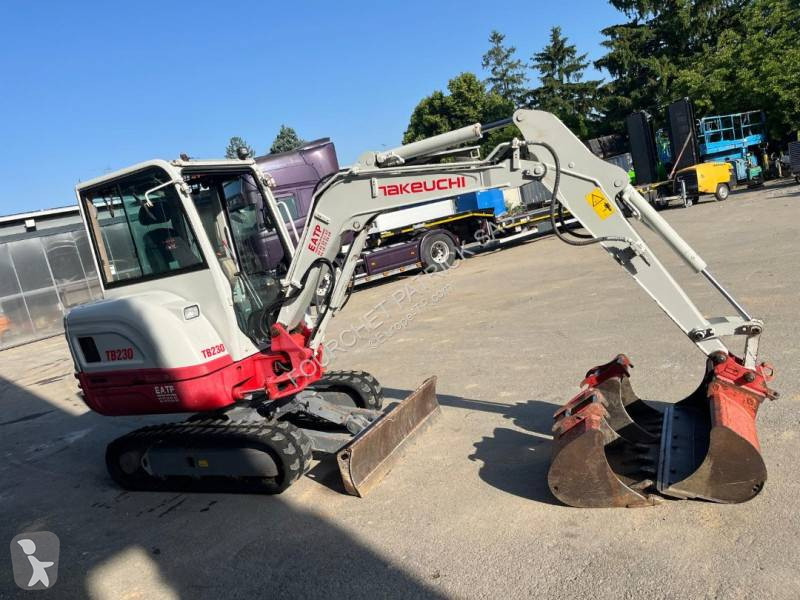 Rýpadlo Takeuchi TB230