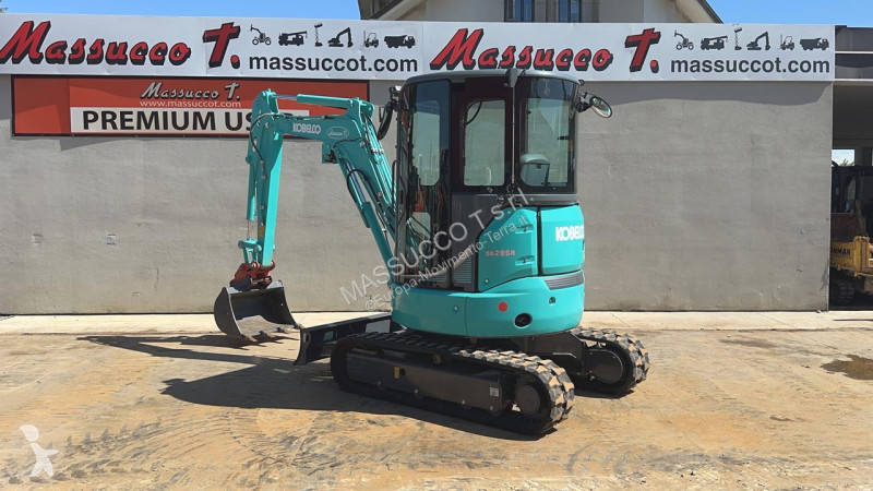 جرافة Kobelco SK28SR-6E