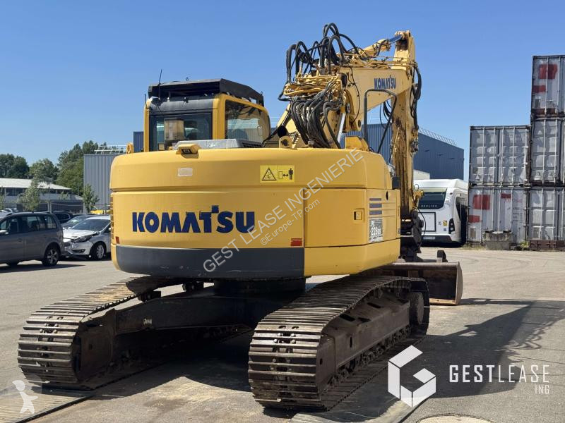 جرافة Komatsu 8