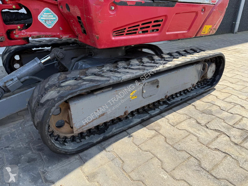 جرافة Takeuchi TB216