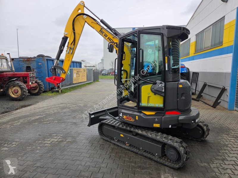 Lopatový nakládač New Holland  E38D