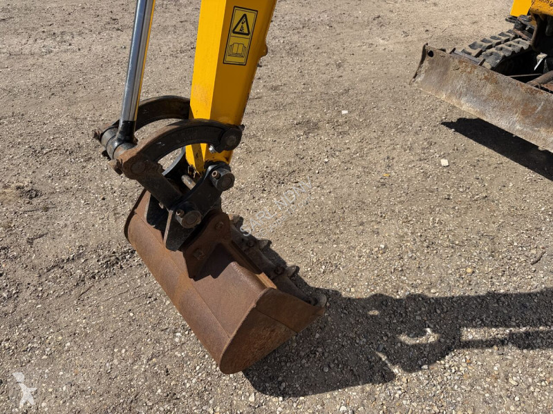 جرافة JCB